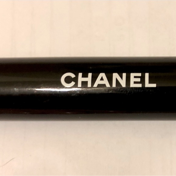 Chanel - Picture 1 of 4